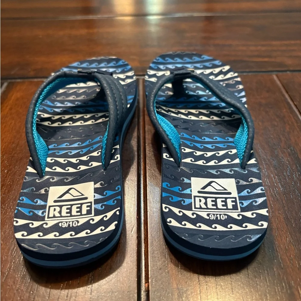 Kids Reef Navy Blue Flip Flops - Size 9/10